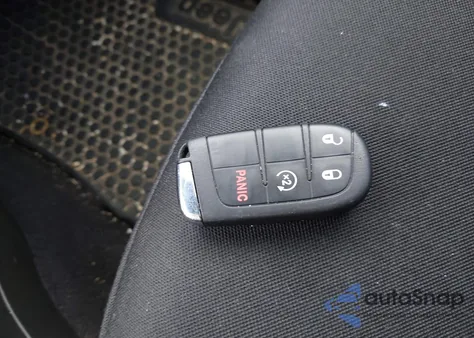 2017 Jeep Renegade Latitude 4X4 из США, поврежденный, VIN ZACCJBBB9HPF80973